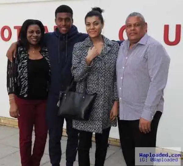 Nigerian And Arsenal Star, Alex Iwobi, Shares Photo Of His Family
